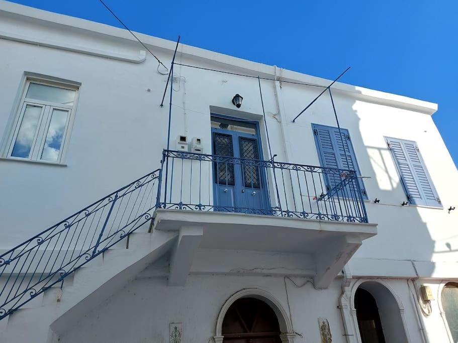 Gyzi 'S House Apartment Tinos Exterior photo