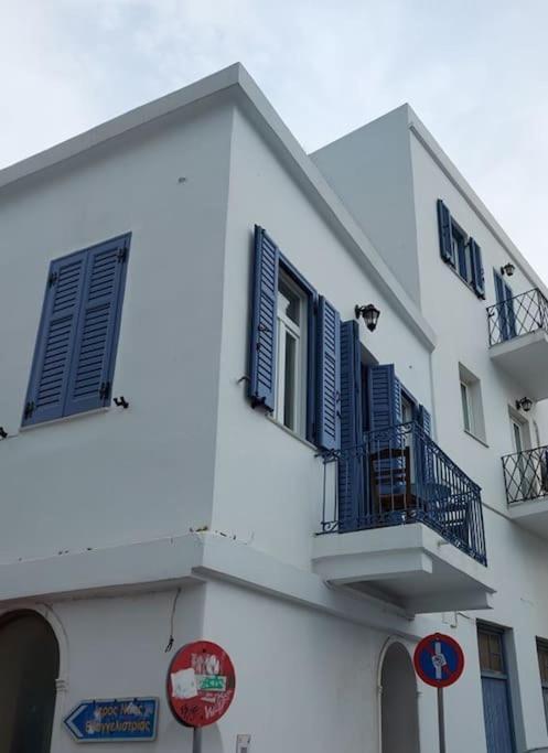 Gyzi 'S House Apartment Tinos Exterior photo
